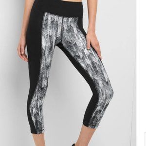 NEW GAP Womens GapFit GFast High Rise Capris Sculpt Compression S NWT